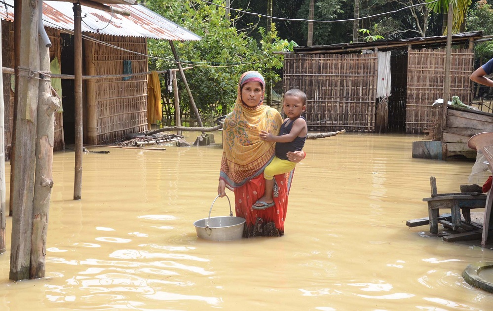 Flash flood wreaks havoc: 1 dead | Assam Times