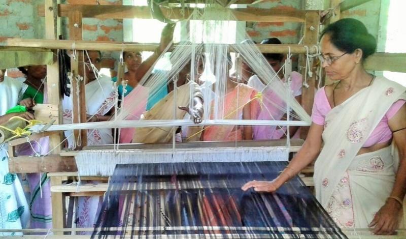 FST supported weaving center at Sipajha