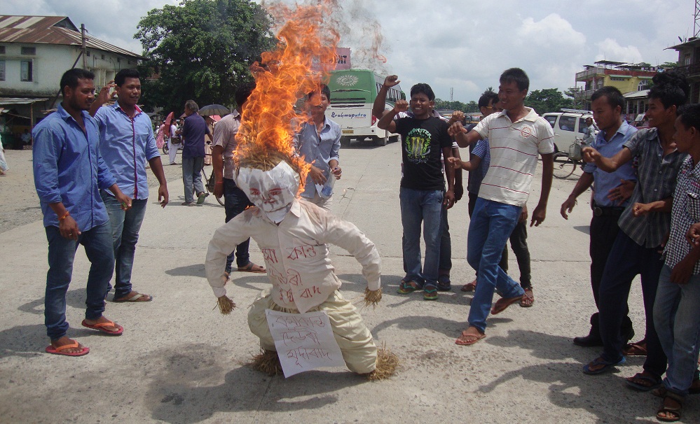 Tiwa CEM’s effigy burnt in Raha 