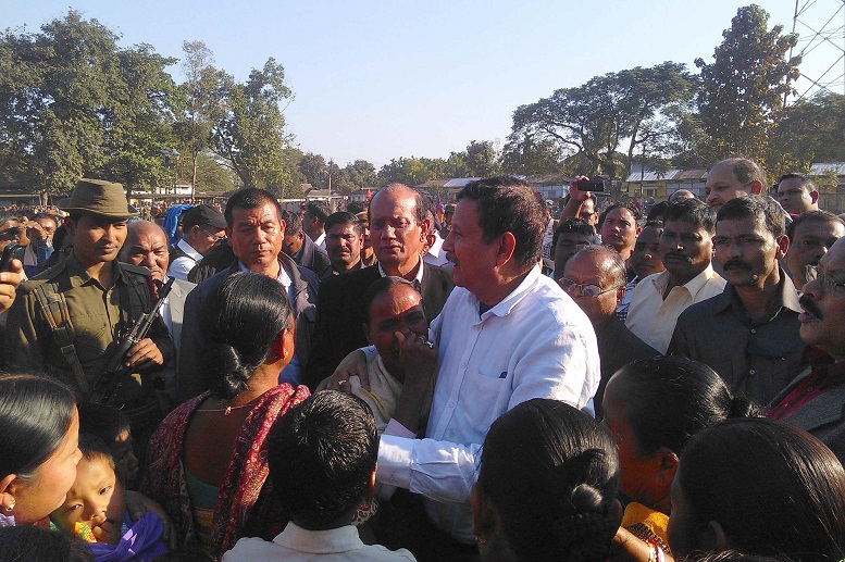 Ministers visit relief camps 