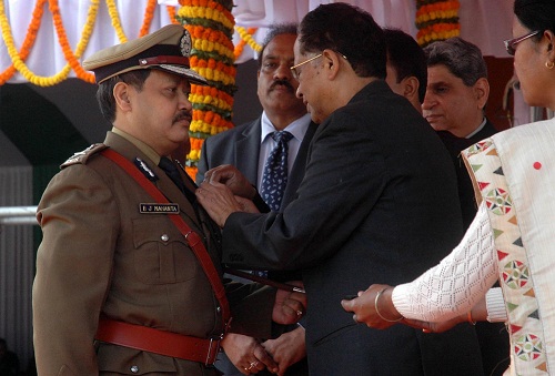 Gogoi unfurls national tricolor