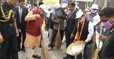 Guv stressed on people's change