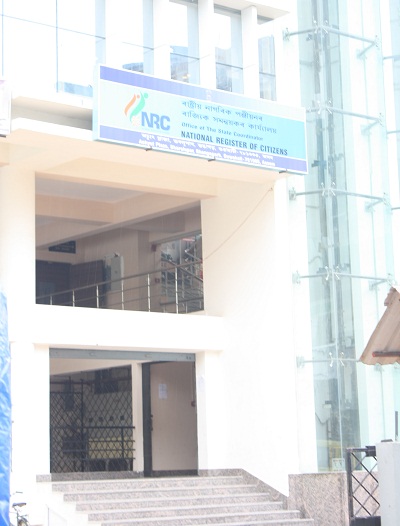 3 killed, cracks in buildings