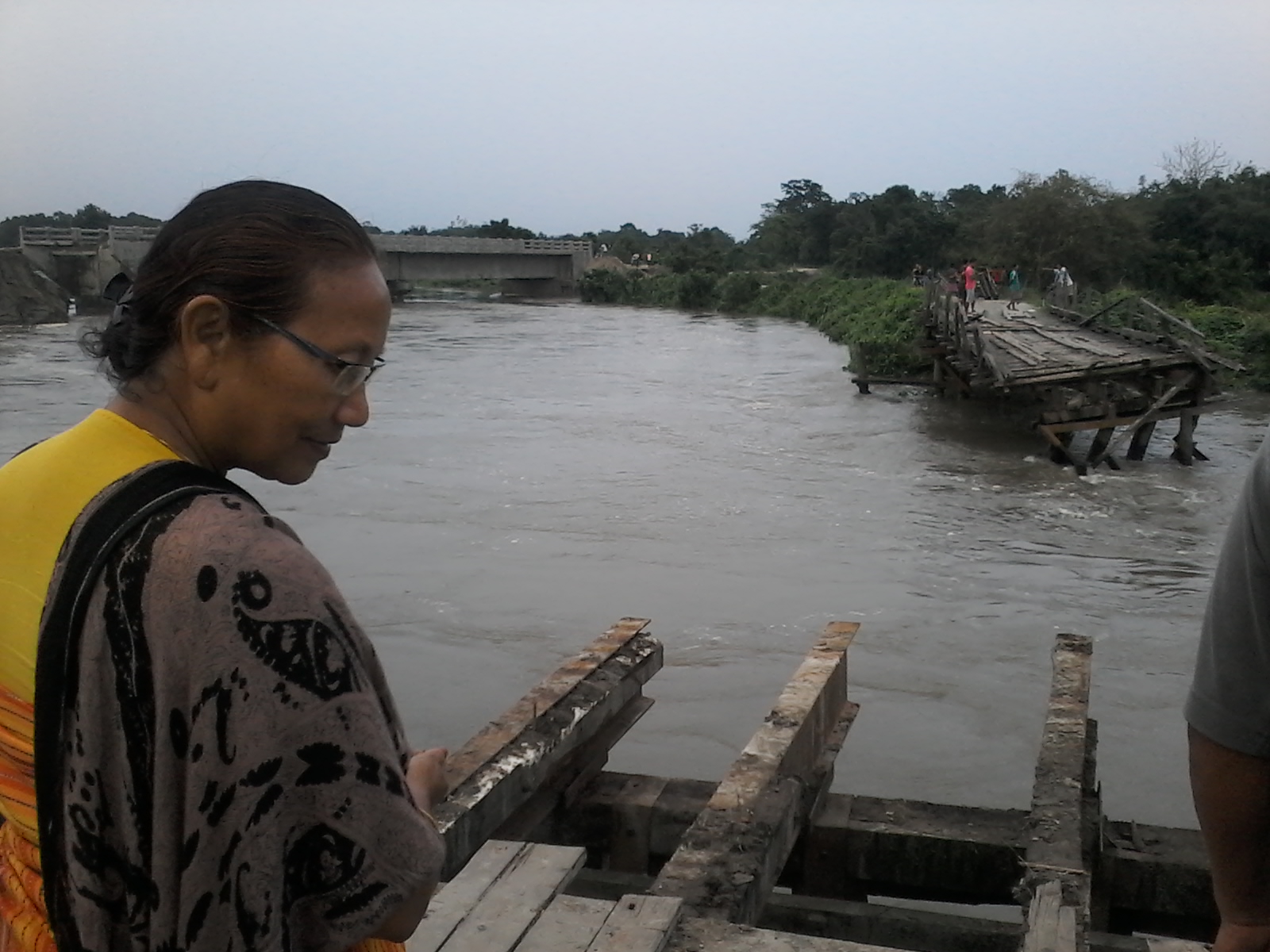 Flood disrupts road network