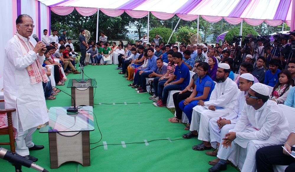 Guv, CM in topper felicitation race 
