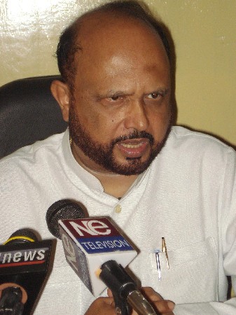 Mahanta alleges Govt-rebel nexus, seeks probe