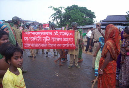 One dead, 30+ injured in police firing at Krishnai