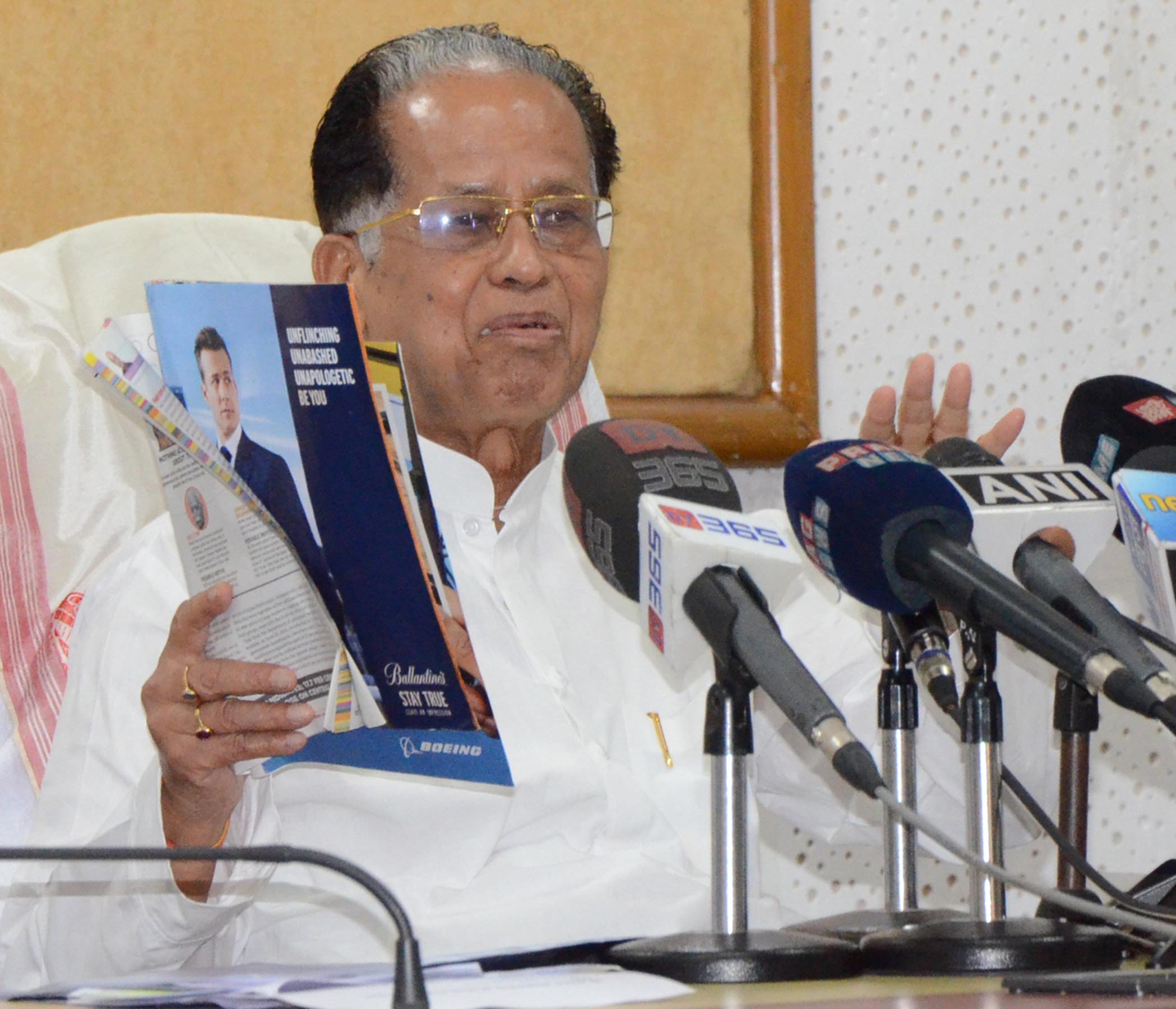 Rs 826 cr fund to woo voters