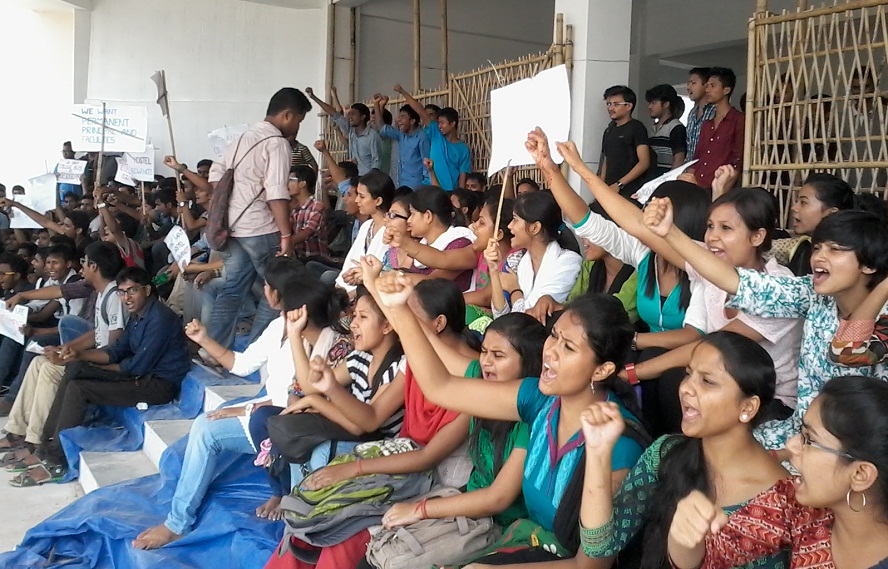 Engineering students stage dharna