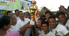 Barhoongka lift football trophy