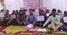 Raha TET teachers stage sit in protest