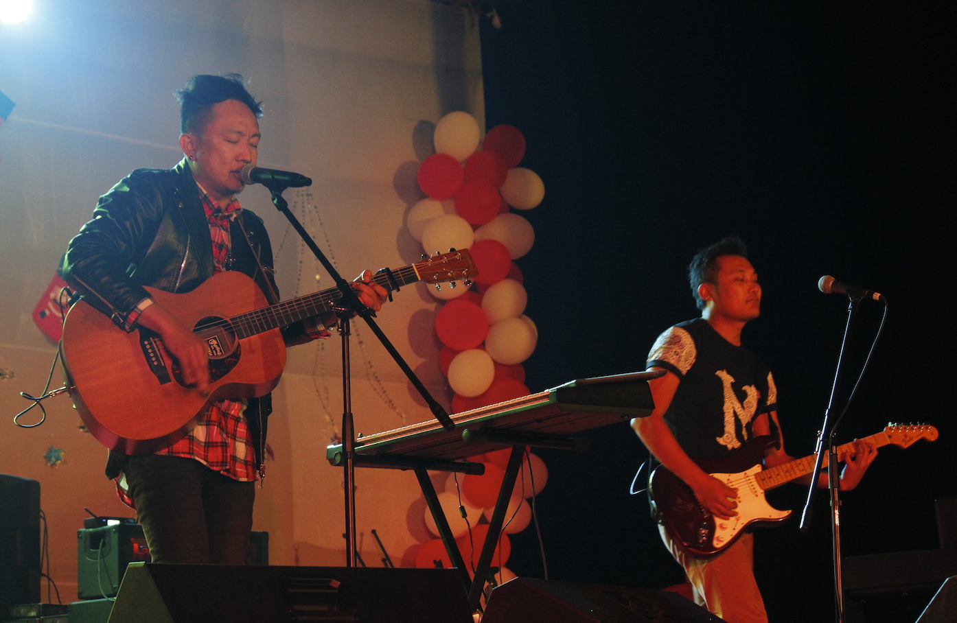 Alobo and Aroha choir perform at Tura
