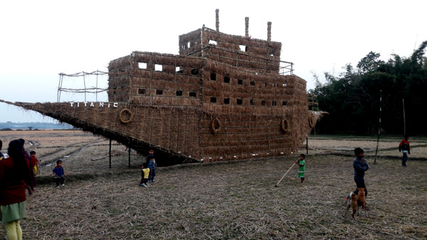 Mejhi Ghar in the form of Titanic at Tangla :