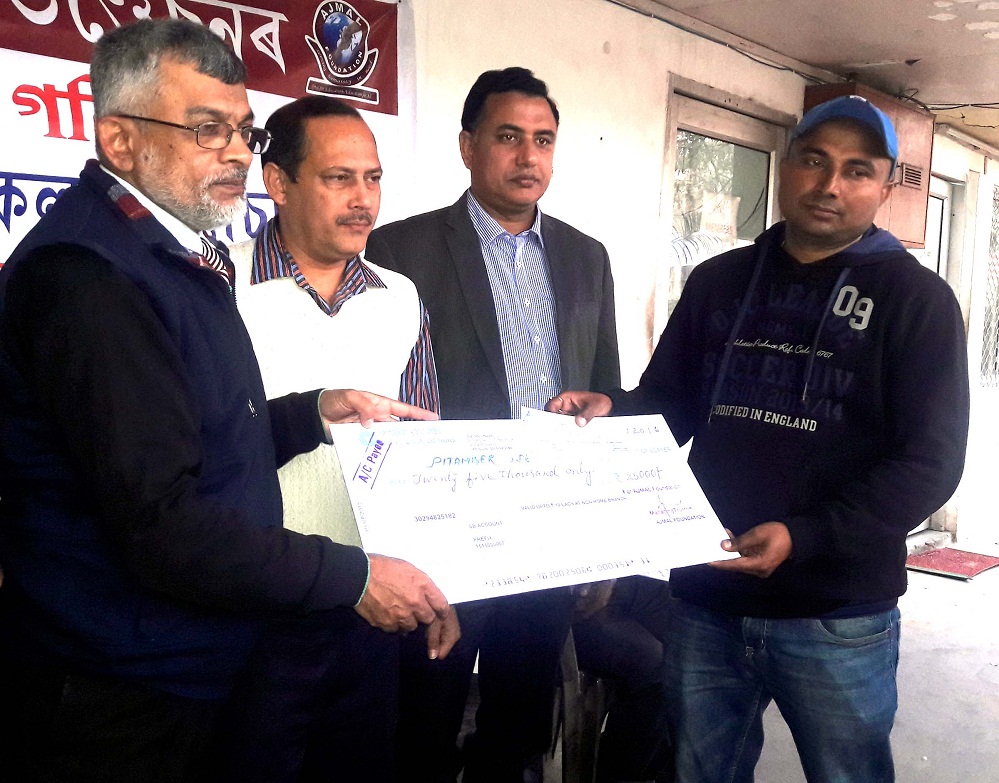 Ajmal Foundation offers financial supports to ailing media persons