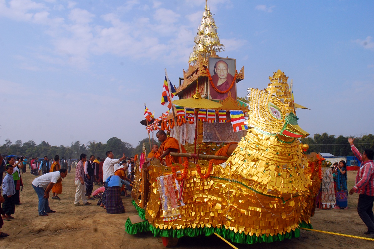 Grand chariot festival Poi-Leng begins