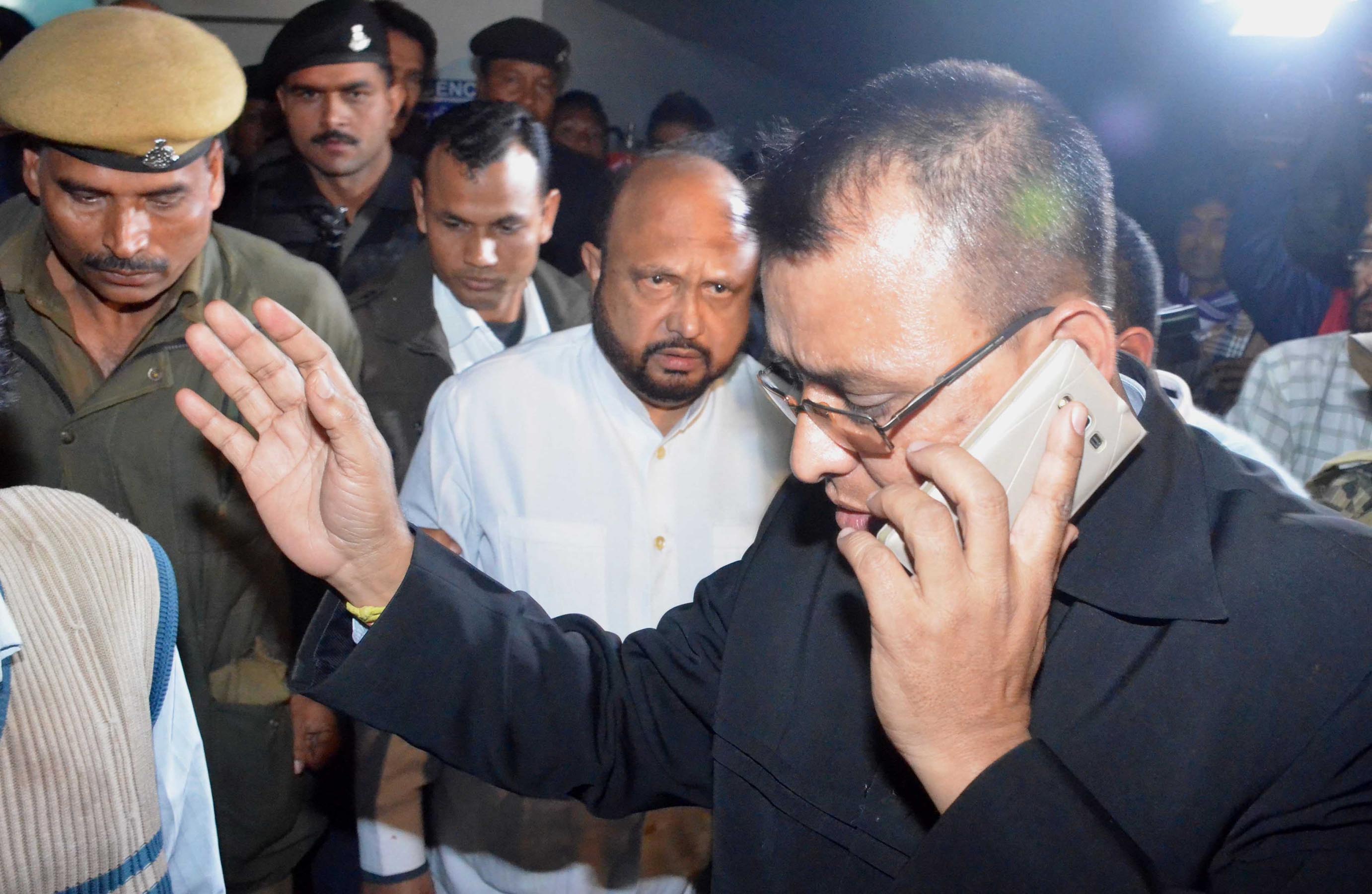 Former CM Prafulla Mahanta, his son wounded in road accident