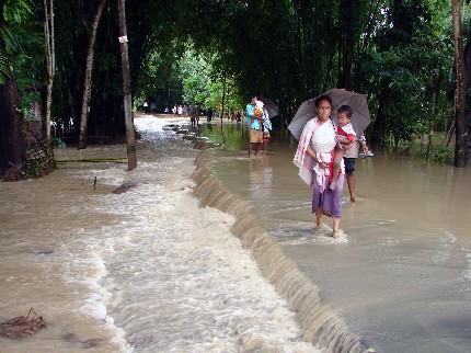 Lakhimpur and Dhemaji remain cut off as flood fury continues