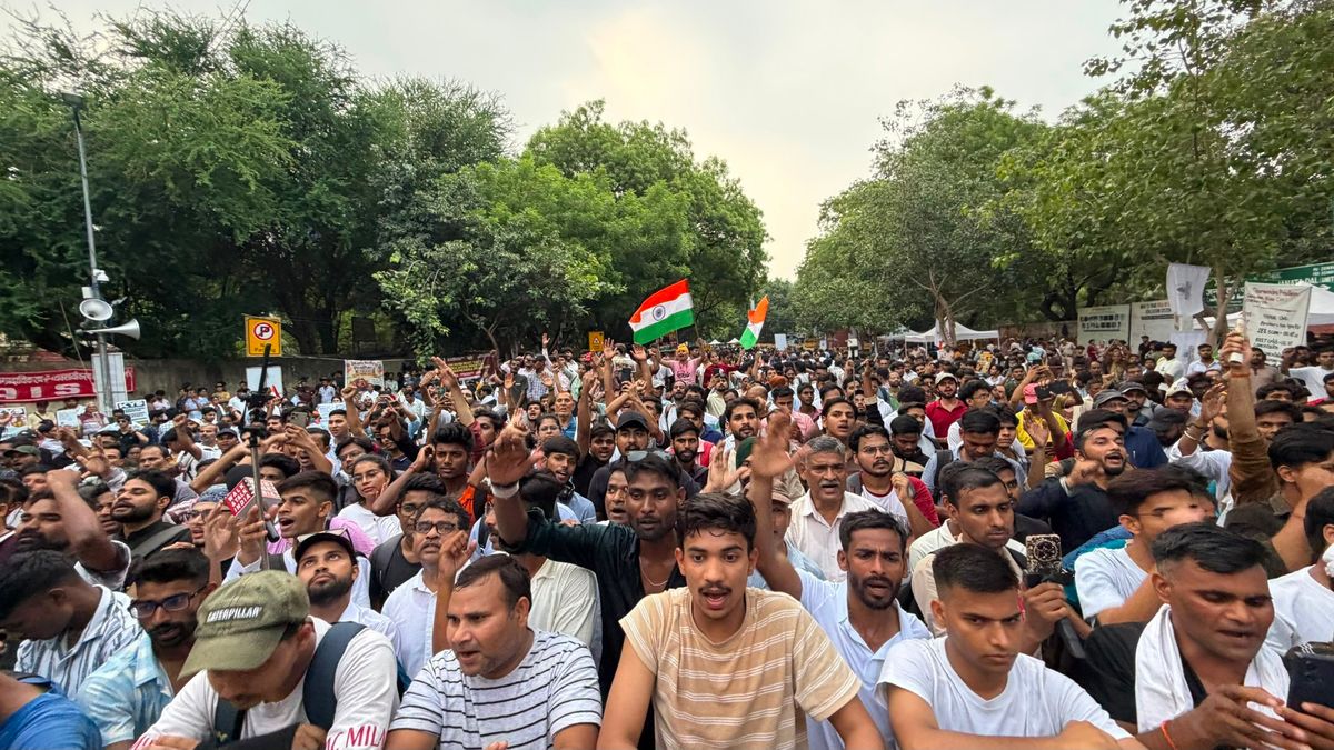 ASM Backs Jantar Mantar Protest, Demands Dharmendra Pradhan's Resignation