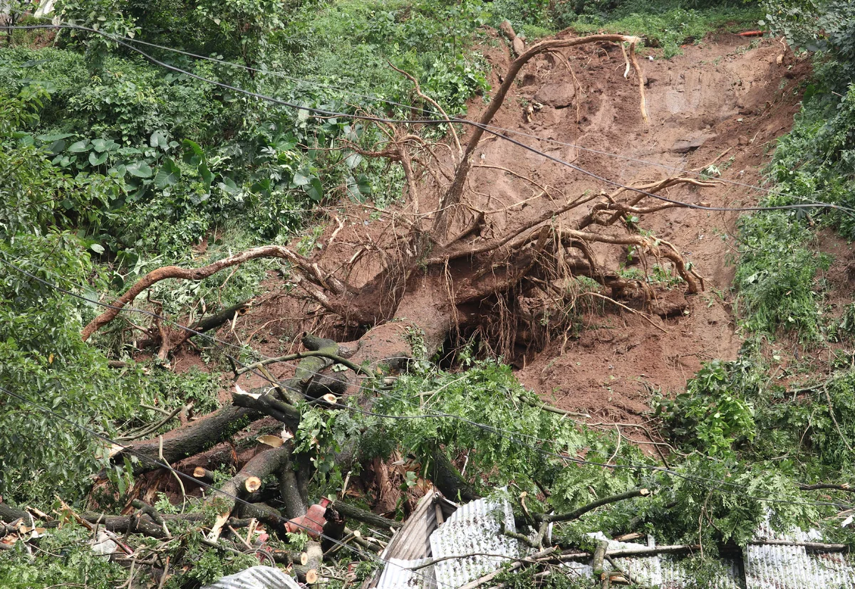 Guwahati on landslide alert as heavy monsoon rains expose vulnerable hill slopes — photo 5