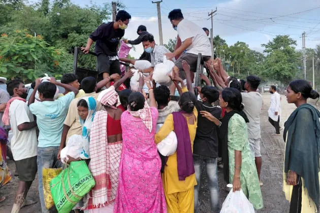 Journalists Help Orphaned Children Perform Father's Last Rites After Assam Flood Tragedy