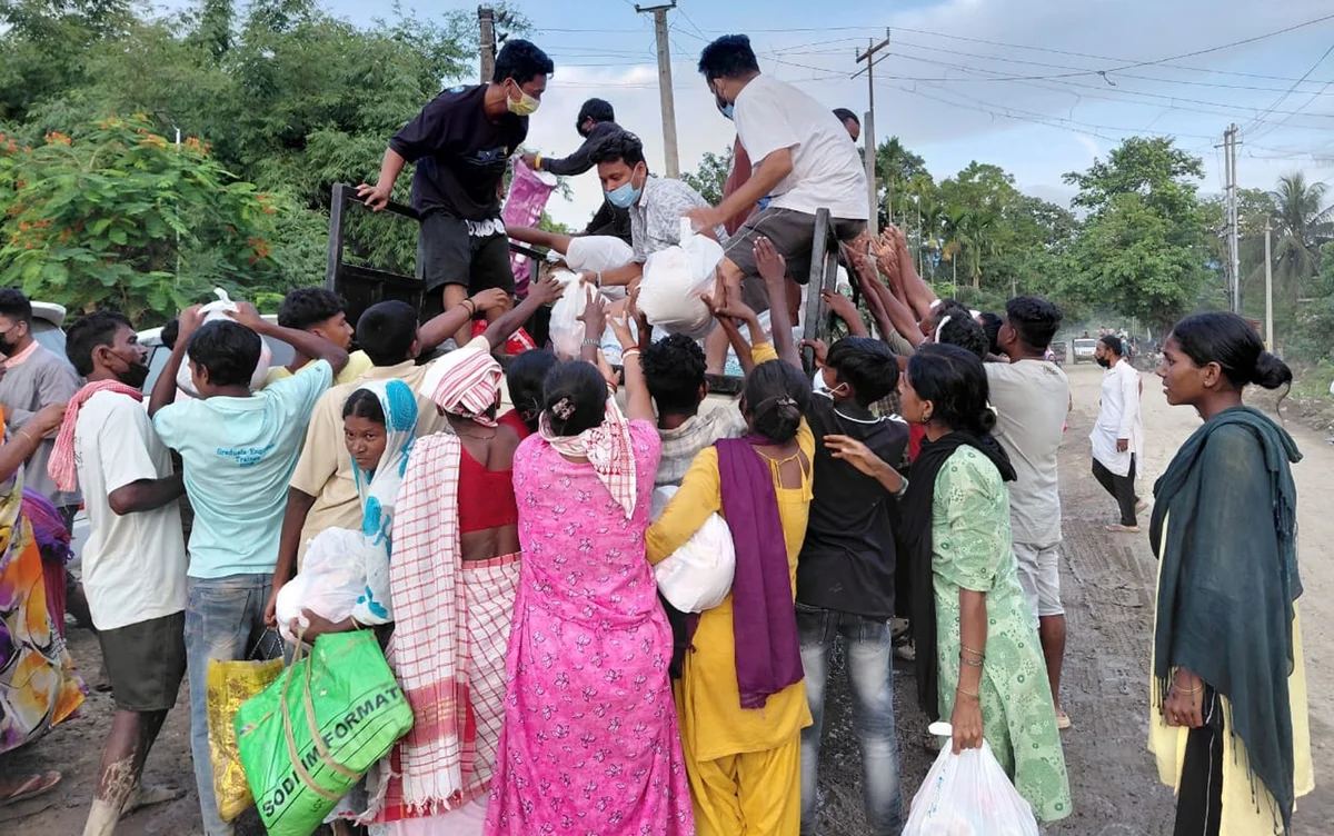 Journalists Help Orphaned Children Perform Father's Last Rites After Assam Flood Tragedy