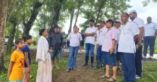 Congress Sevadal Volunteers Join Flood Cleanup Drive in Nazira