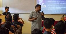 Student leads hacking workshop
