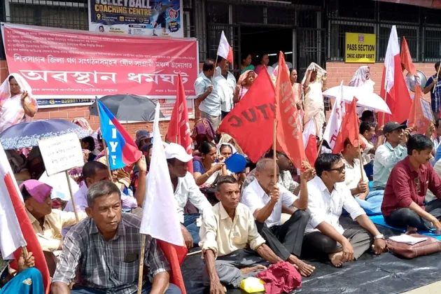 Sivasagar forum protests at ONGC Assam Asset, seeks jobs and flood assistance