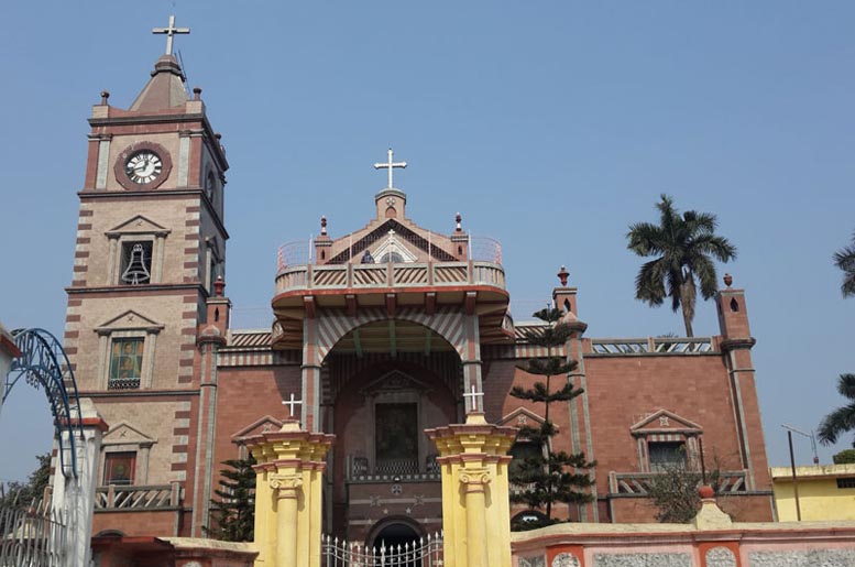 Saints, musical fountain await visitors to historic Bengal Church