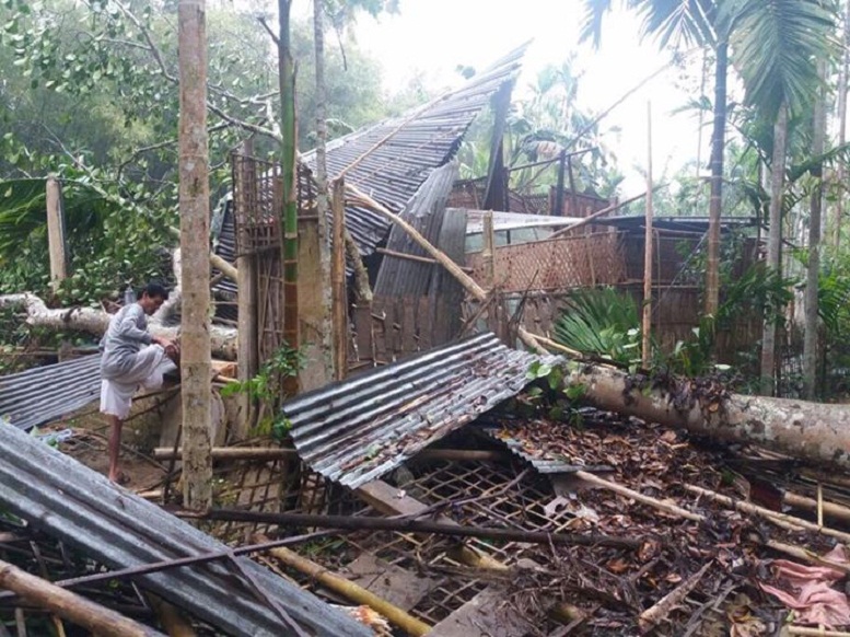 Huge storm lashes upper Assam