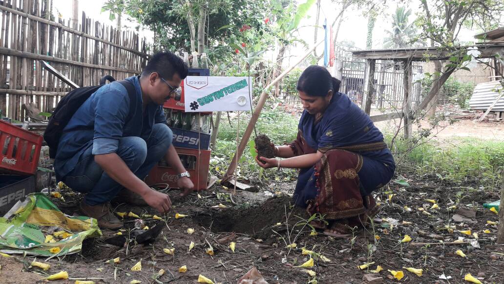 ADBU  students mark Earth Day planting trees
