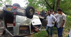 8 injured in car accident