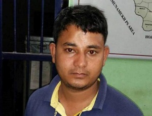 One held with Pistol and fakenotes