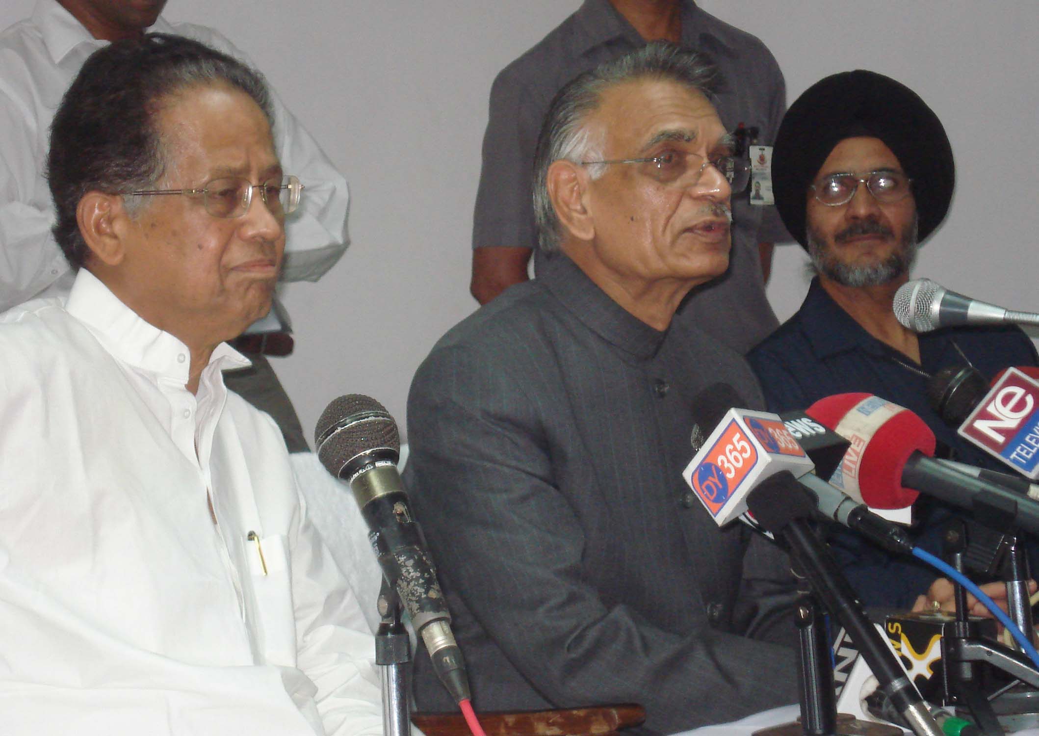 Home minister announces Rs 500 cr package for Assam flood