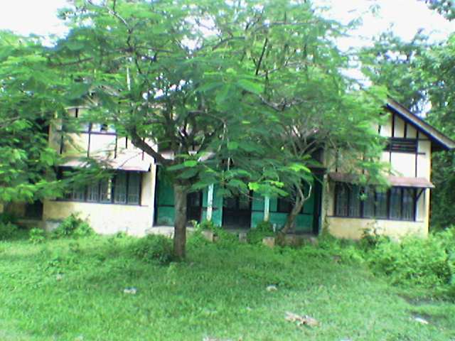 Neglected govt. residence at Raha