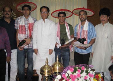 Beijing Olympic famed boxers feted by CM