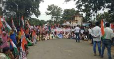 Congress blocks road in Namrup  