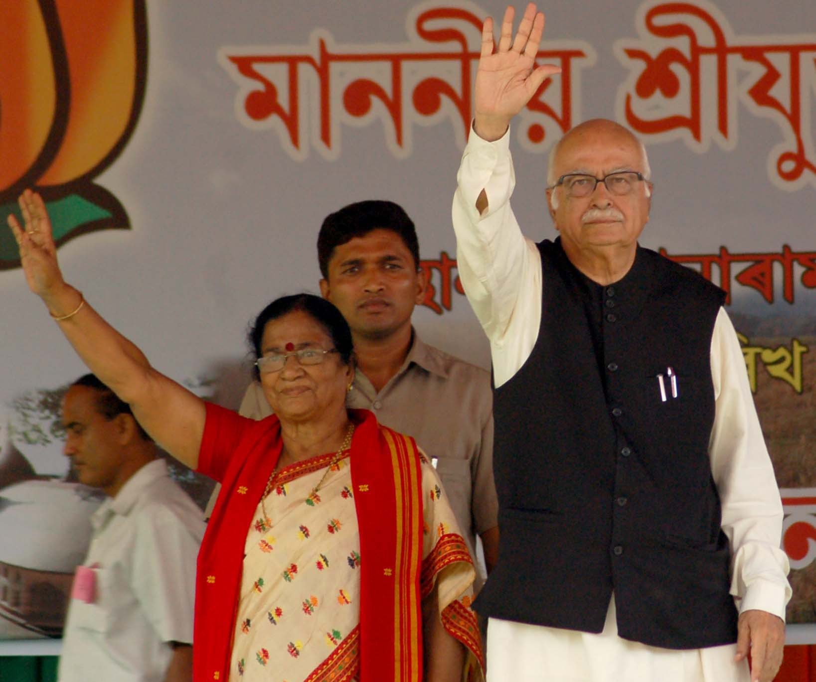 UPA fails on all front: Advani