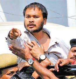 Free Akhil tears apart Sonowal, Himanta