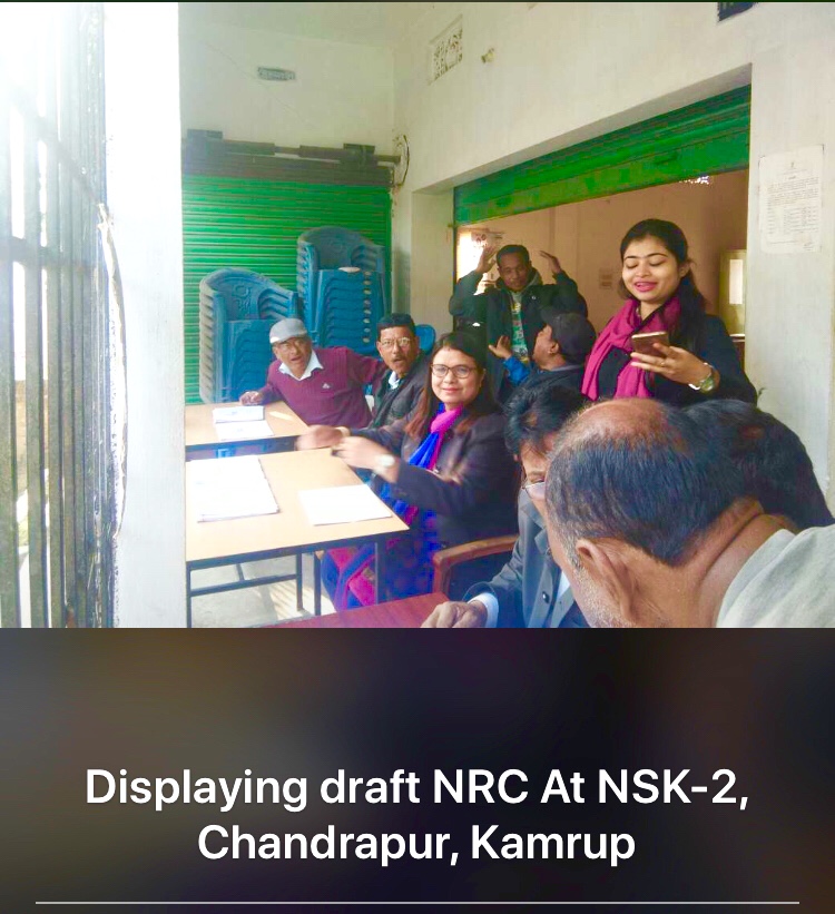 Long queue in front of NRC centres