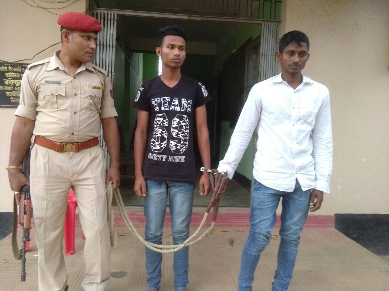 Car lifters held in Hojai