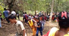 Sea of humanity atop Baukhungri