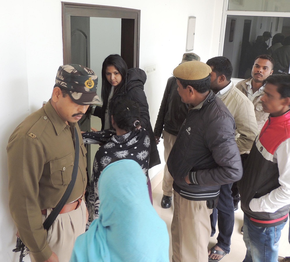 Public hearing on liquor tragedy held 