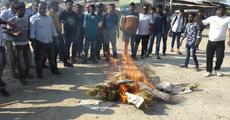 Bandh affects normal life,protesters burnt tyres on road