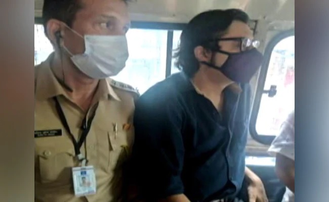 Arnab's arrest evokes mixed reaction