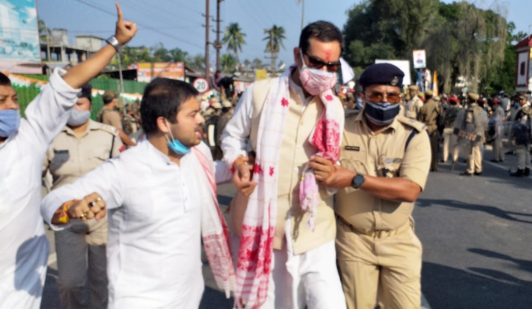 Congress leaders court arrest