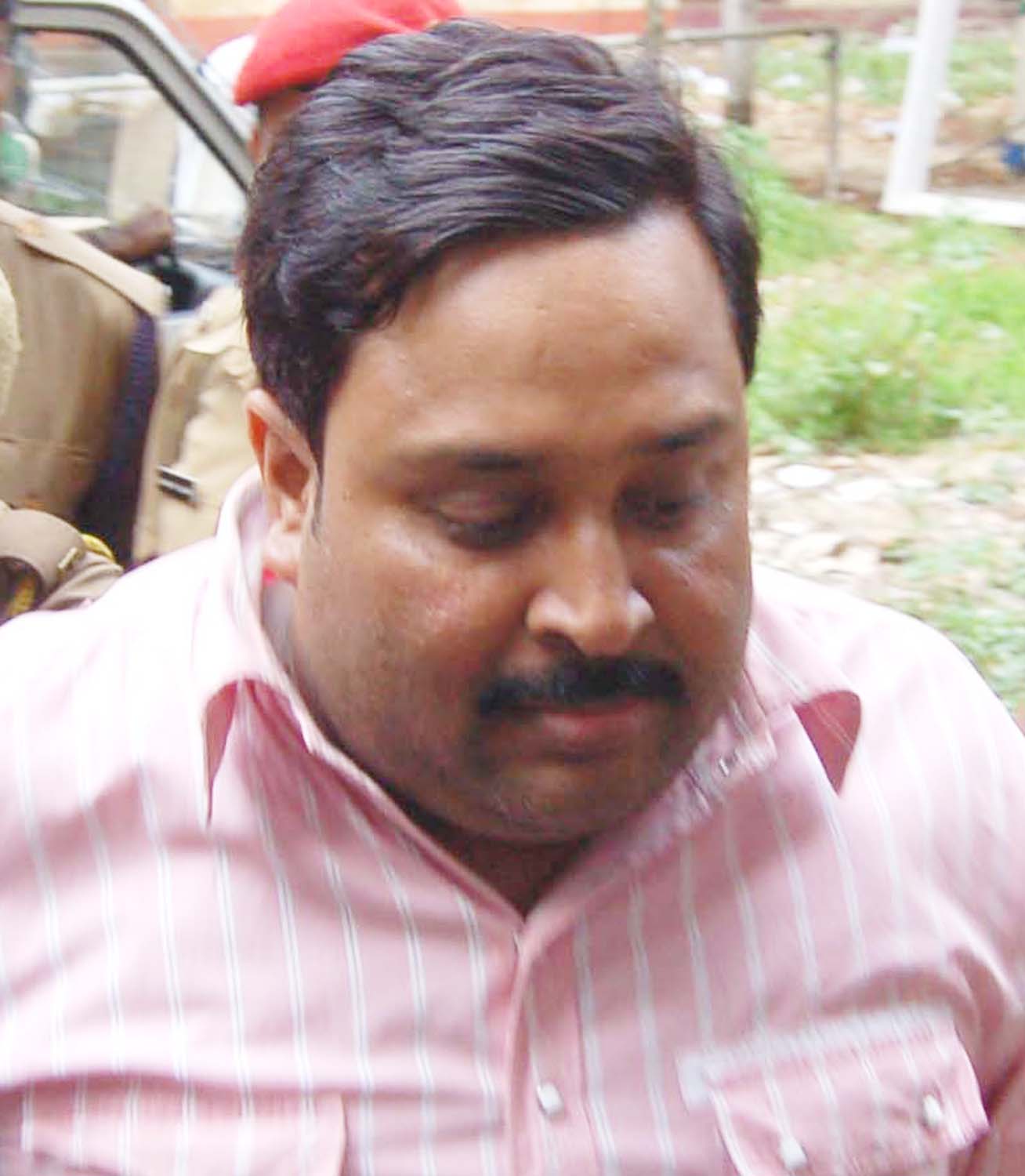 CBI recovers 12 crores from RH Khan's residence