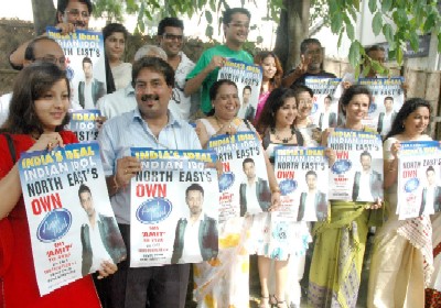 Indian idol aspirant Amit arrives in city
