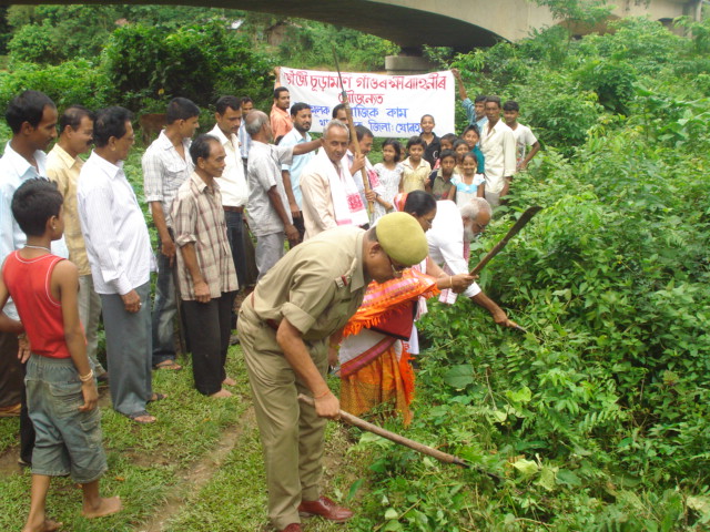 Cleaning work of locality held at Jhanji