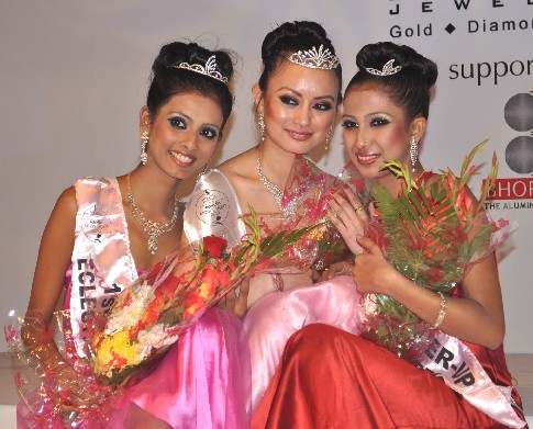 Pond's White Beauty Eclectic Model Hunt 2010